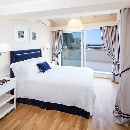 La Malandrina - & 4* Taormina
