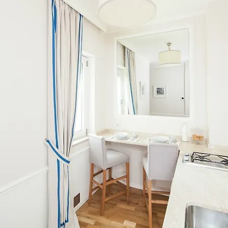 Apart-hotel La Malandrina - & 4*
