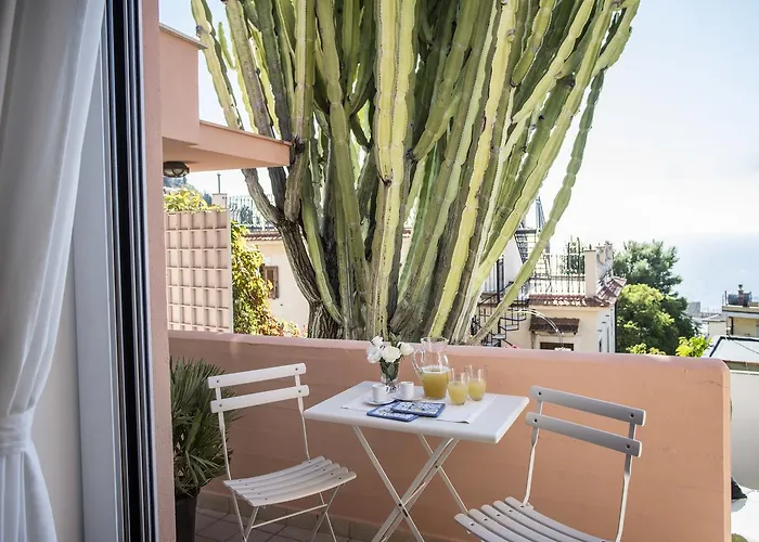 Aparthotel La Malandrina - &